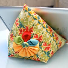Ipad Stand Tutorial Free Pattern Sewing Gifts Diy Ipad Stand Handmade Christmas Presents