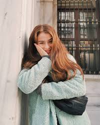 İlayda alişan çukur akşın ve masumiyet ela karakterleri ile tüm dikkatleri üzerine çekmeyi başarmıştır. 73 3b Begenme 387 Yorum Instagram Da Ilayda Alisan Ilaydalisan Turkish Actors Turkish Men Turkish Beauty