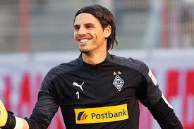 #bastian schweinsteiger #yann sommer #bayern munich #fc bayern. Torwart Yann Sommer Macht Die Gladbacher Zum Uberraschungsteam Der Saison 1 Bundesliga Badische Zeitung