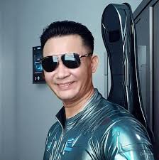 Sebastian Bach's dad did the incredible cover art for SKID ROW's "Slave to  the Grind" 🤩 It became the first heavy metal album to hit #1