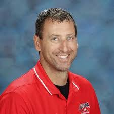 Tom Henrichs's Instagram, Twitter & Facebook