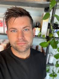 Brian Barnard's Instagram, Twitter & Facebook