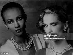 Diane Dewitt's Instagram, Twitter & Facebook