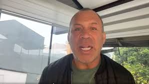 Lutador Wanderlei Silva convoca manifestação em Curitiba após protesto
