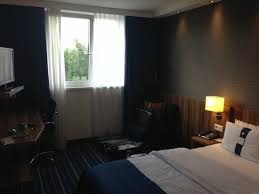 Během pobytu v zařízení holiday inn express augsburg mohou hosté navštívit nejlepší atrakce v augsburgu, jako jsou například schaezlerpalais (0,9 km) holiday inn express augsburg poskytuje 24hodinovou recepci, terasu s lehátky a úschovnu zavazadel. Camera Bild Von Holiday Inn Express Augsburg Tripadvisor