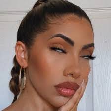 Email Address of @fallon.gregory Instagram Influencer Profile