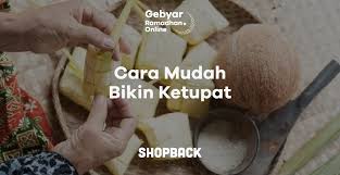 Ketupat dibuat dari bahan dasar beras yang dibungkus menggunakan daun kelapa sebagai ciri bungkus ketupat sebanyak 10 bgks, dari daun kelapa. 3 Alternatif Cara Membuat Ketupat Yang Enak Wangi Dan Tahan Lama
