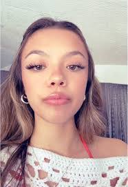 Daisy Barrett's Instagram, Twitter & Facebook