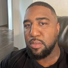 Elana Mansion and Deric Thomas's Wedding Website