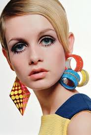 Who Remembers Twiggy? It's her 72nd Birthday! Dame Lesley Lawson (born 19  September 1949) is an English model, actress, and singer, widely known by  the nickname Twiggy. She was a British cultural