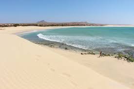 Her business is in boa vista, cabo verde, but she lives most of the time in lisbon, portugal. Das Praias Ao Deserto Viagem Fotografica A Ilha Da Boavista Cabo Verde Mundo Sapo Viagens