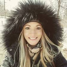 Caroline Foster (@wilderness_addict)