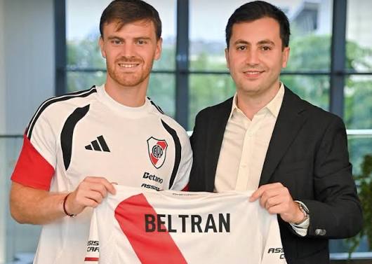 Junto al Presidente @stefanodcdc, Lucas Beltrán firmó su contrato con River  Plate.