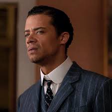 Just all my favorite funny Jacob/Louis gifs for Shitpost Saturday! :  r/InterviewVampire