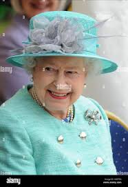 Queen elizabeth ii portrait hi-res stock photography and images