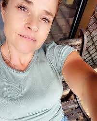 Jessica Lacey's Instagram, Twitter & Facebook