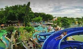 Lumayan harga sangat terjangkau untuk keluarga yang ingin berakhir pekan di tempat sekitar tanpa lokasi waterboom ini mudah dijangkau kok! Tiket Dewasa Waterboom Haurgeulis Foto Lokasi Dan Harga Tiket Masuk Victory Waterpark Soreang Bandung Wahana Dan Harga Tiket Masuk Waterboom Pik Jakarta