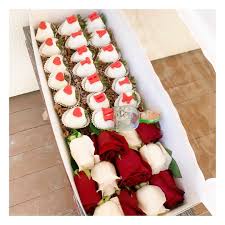 Edible By Katia On Instagram Bday Box W A Mini Patr In 2020 Chocolate Covered Strawberries Bouquet Chocolate Covered Strawberry Recipe Chocolate Covered Cherries