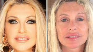 Ha iniziato la sua carriera nel mondo dello spettacolo come attrice di fotoromanzi in grand hotel e debuttato in televisione nel 1977 come centralinista in. Paola Ferrari Senza Trucco Ecco Il Vero Volto Youtube