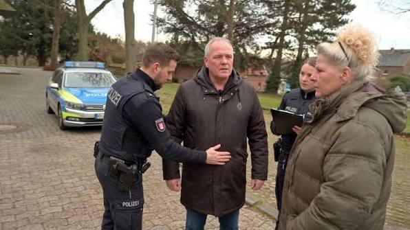 Schock in den sozialen Medien: Silvia Wollny steht wegen mutmaßlicher  Probleme mit der Polizei im Fokus, rechtliche Gerüchte sorgen für große  Aufregung. Die Informationen verbreiten sich derzeit rasend schnell und  versetzen Fans