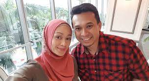 Perasaan cemas akan akad nikah pun hilang, widi pun kini resmi menjadi istri ku. Azmi Tidak Kedekut Dan Hanya Bayar Ikut Kemampuan Faye Kusairi Tampil Pertahankan Suami