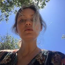 Elisa Roberts (@eegerob)