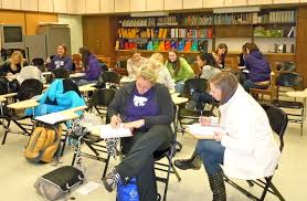 Picture Shows An Active Learning Environment With Students Everywhere Working In Groups In A Casual Learning Environments Teaching College Learning Activities
