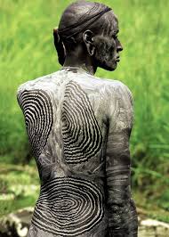 Africa Surma Men Create Their Principal Body Decoration By Smearing The Skin With A Mixture Of Chalk And Water And Drawing Intr Africa People Africa African