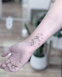 A Little Space With Layla Iadoregryffindor Tattoo Tattoos Intenzeink Blackwork Singleneedle Taot Theartoftattoos Br Space Tattoo Minimal Tattoo E Tattoo