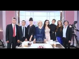 La conductora mirtha legrand participó por primera vez, desde la muerte de su hermana, goldyy por vía telefónica, de su programa almorzando. Almorzando Con Mirtha Legrand Programa 28 07 19 Youtube