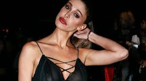 Benvenuto nella sezione bracciali della categoria gioielli di amazon.it. Belen Rodriguez Con Il Braccialetto Antinausea Quindi E Incinta