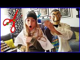 Sakar Kuafor Yagizin Saclarini Mahvetti Yagiz Kacti Funny Kids Videos Funnykids Cocuk Videolari Izle Youtube Kuaforler Ben 10 Videolar