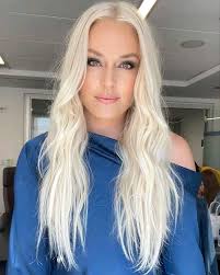 Gorgeous Lindsey 😍 how do you feel about me??