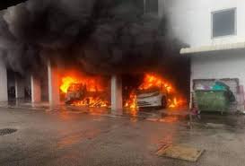 Latihan pertama pada suatu hari, kamu ternampak seorang budak dilanggar kereta. Carian Mengenai Topik Kereta Terbakar Astro Awani