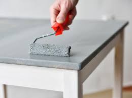 Vous souhaitez le repeindre afin de le rendre à nouveau sublime, lui redonner un coup de vous cherchez une peinture pour meuble sans doute pour repeindre un meuble en bois verni, ou déjà peint par. Peindre Un Meuble Leroy Merlin