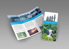 Concevoir Une Brochure A Trois Volets Dans Indesign Et Photoshop Partie 2 Brochure Brochure Produit Comment Concevoir