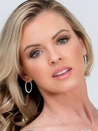 Sweet Vickie (Model) Wiki, Age, Height, Bio, Ethnicity, Boyfriend, Career  and More