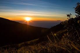 Ummu al fatih 2 1 year ago. Indahnya Matahari Terbit Dari Bukit Mongkrang Karanganyar Halaman All Kompas Com
