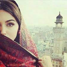 pin by اميرة الورد on alone girl photography poses girl photo poses muslim girls