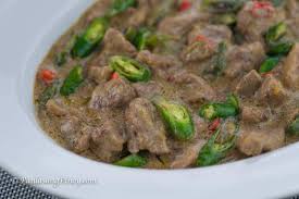 It's a delicious and nutritious dish served as a main entree or a side to fried fish or grilled meat. Pork Bicol Express Panlasang Pinoy