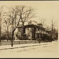 A British bungalow in India during the ...