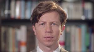 Raisbeck, el joven por el cual Pacho Santos votaría