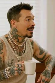 Today is my birthday, hope I get lots of love here💞💞🎈