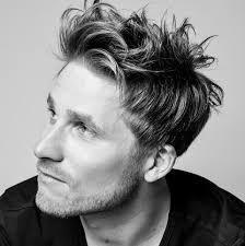 Les coiffures pour homme risquent bien de vous surprendre cette année. Coiffure Homme 2021 Noir Coupe De Cheveux Homme Tendance 2020 2021 En Quelques Propositions Contact Coiffure Homme On Messenger Danycabjzg