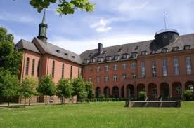Wir stellen uns ihnen ihr makler in trier vor. Das Robert Schuman Haus In Trier
