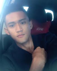 Penggunaan istilah lelaki atau peria dalam bahasa melayu adalah khusus untuk manusia; Lelaki Malaysia Home Facebook