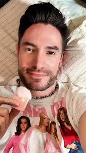 En la vida hay millones de personas con las que te puedes acostar, pero muy  pocas con las que realmente vale la pena despertar. , Esas almas que te dan  paz, que te hacen sentir en casa, que te miran y ...