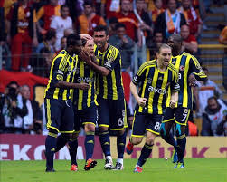 90' fenerbahçe rakip yarı alandan serbest vuruş kullandı. Fenerbahce Defeat Galatasaray In Super Final In Turkish Premier Football League