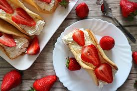 Biskuit Tortchen Mit Frischen Erdbeeren Einfaches Leckeres Rezept Rezepte Lecker Lebensmittel Essen