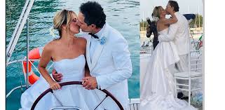 Ha condotto diversi programmi in radio e televisione. Claudio Santamaria E Francesca Barra Matrimonio In Riva Al Mare A Policoro Io Donna